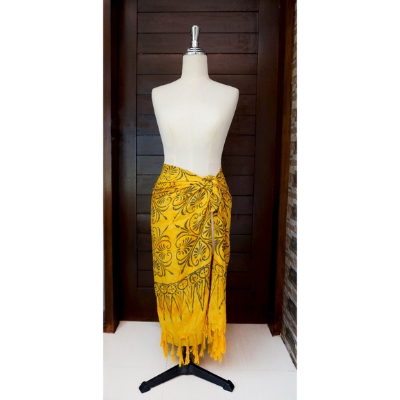Sunshine yellow printed sarong/shawl - Picture 1 of 2